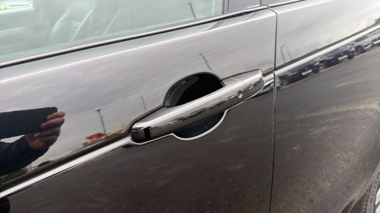 Land Rover Discovery 3.0 D250 R-Dynamic SE 5dr Auto Diesel Station Wagon